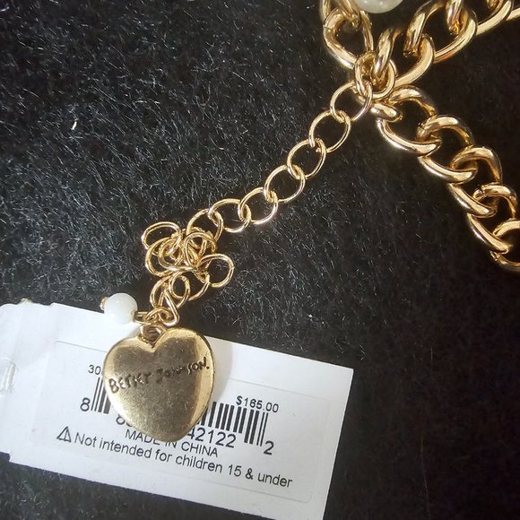 Beautiful Betsey Johnson Pearl Necklace (never worn) - Picture 6 of 6